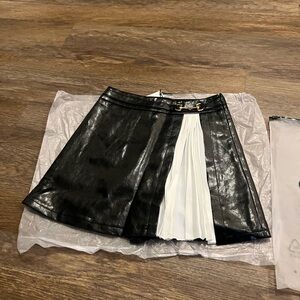Commense Black and White Mini Skirt